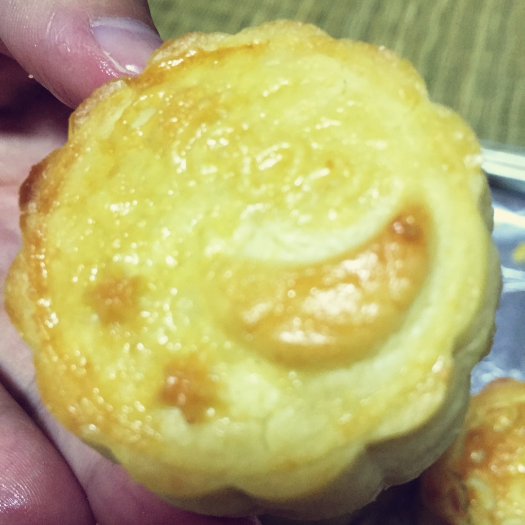 酥皮奶黄月饼