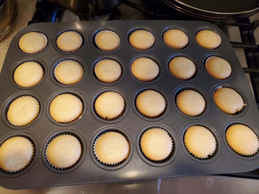 完美戚風杯子蛋糕（一定不会开裂的方法）