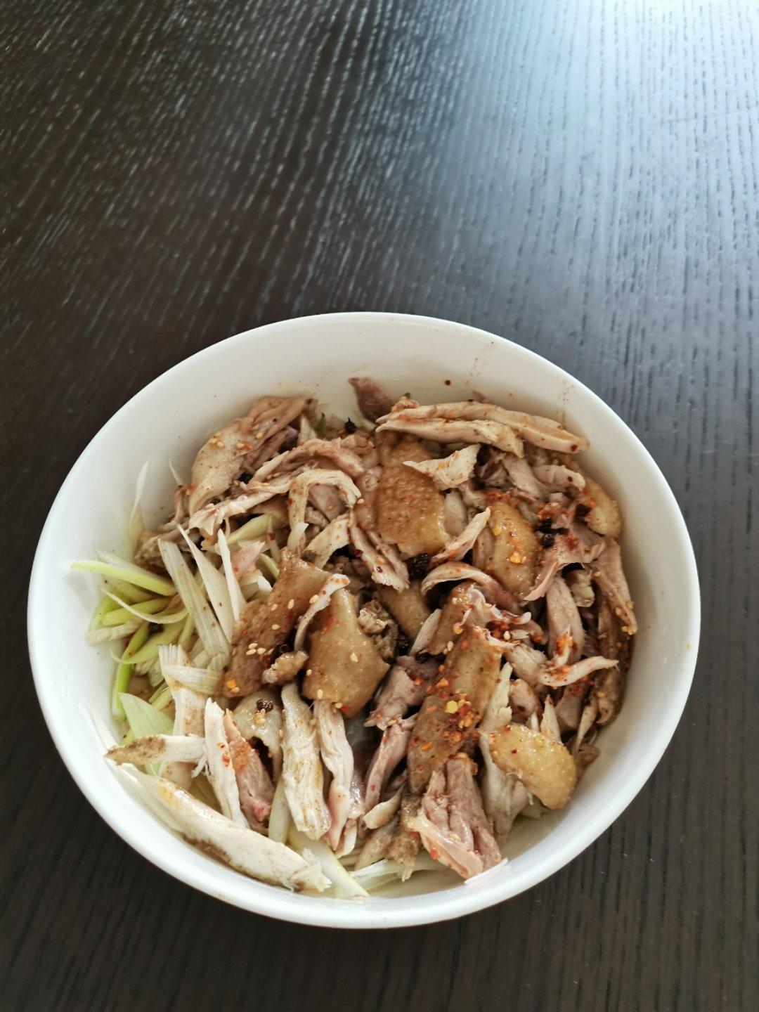 椒麻鸡（最正宗新疆做法，附赠鸡肉鲜香鸡皮Q弹的秘密）