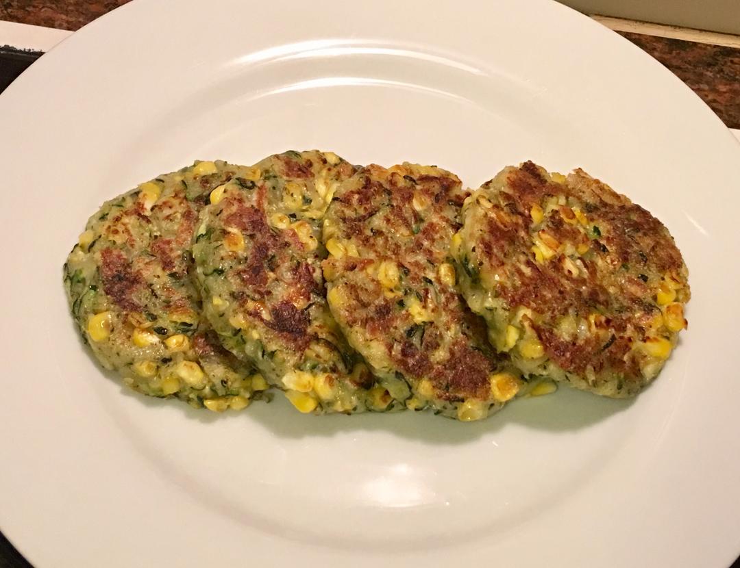 全素西葫芦玉米粒饼Zucchini & Corn Fritters的做法