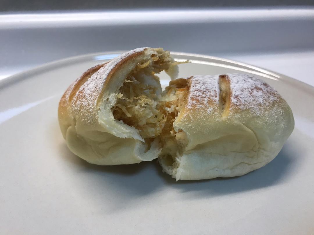 如棉花般松软的海苔肉松面包