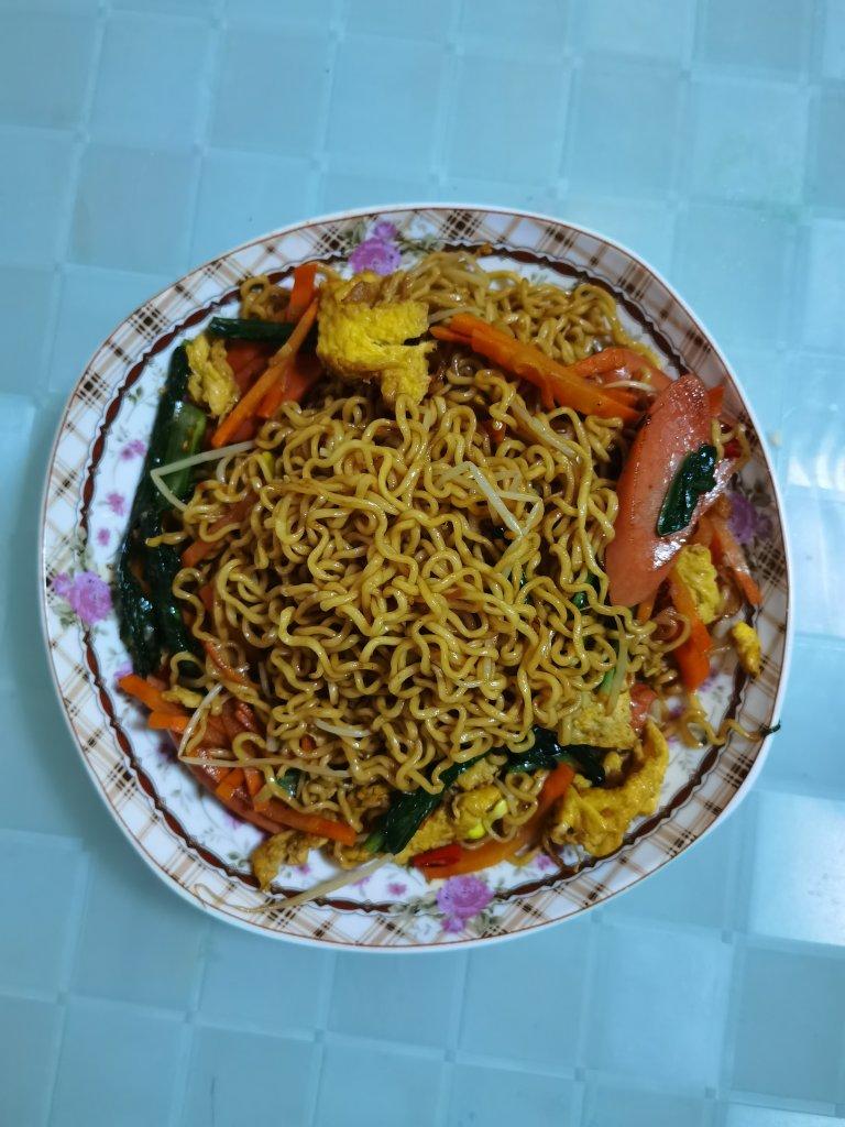 秒杀路边摊的炒方便面