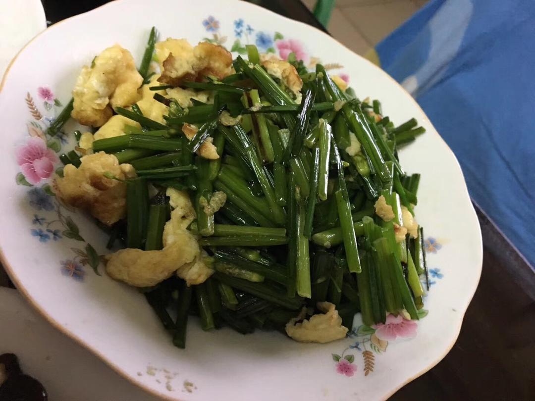 韭菜花炒鸡蛋