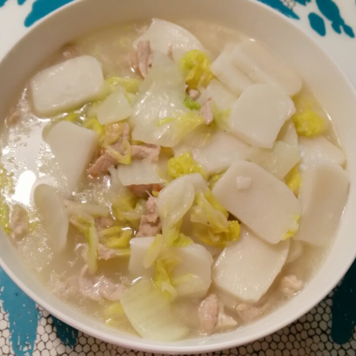 黄芽菜肉丝年糕汤