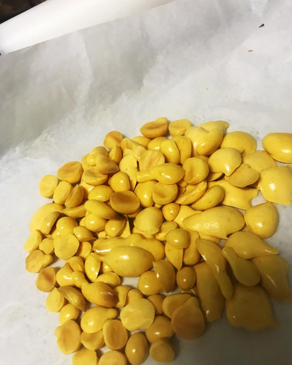 入口即化的无添加蛋黄溶豆