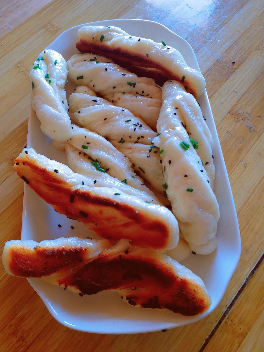 简单快手早餐美食~生煎小花卷