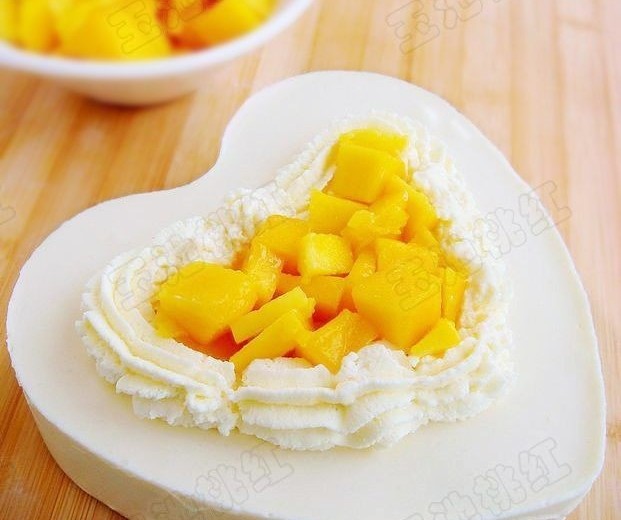酸奶芒果慕斯蛋糕的做法