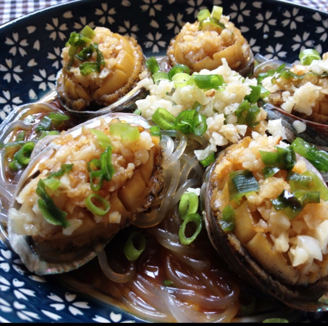 蒜蓉粉丝蒸鲍鱼