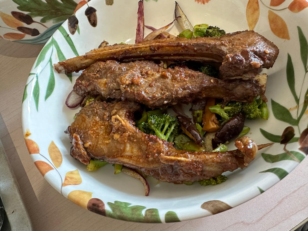 秒杀烧烤摊的烤羊排