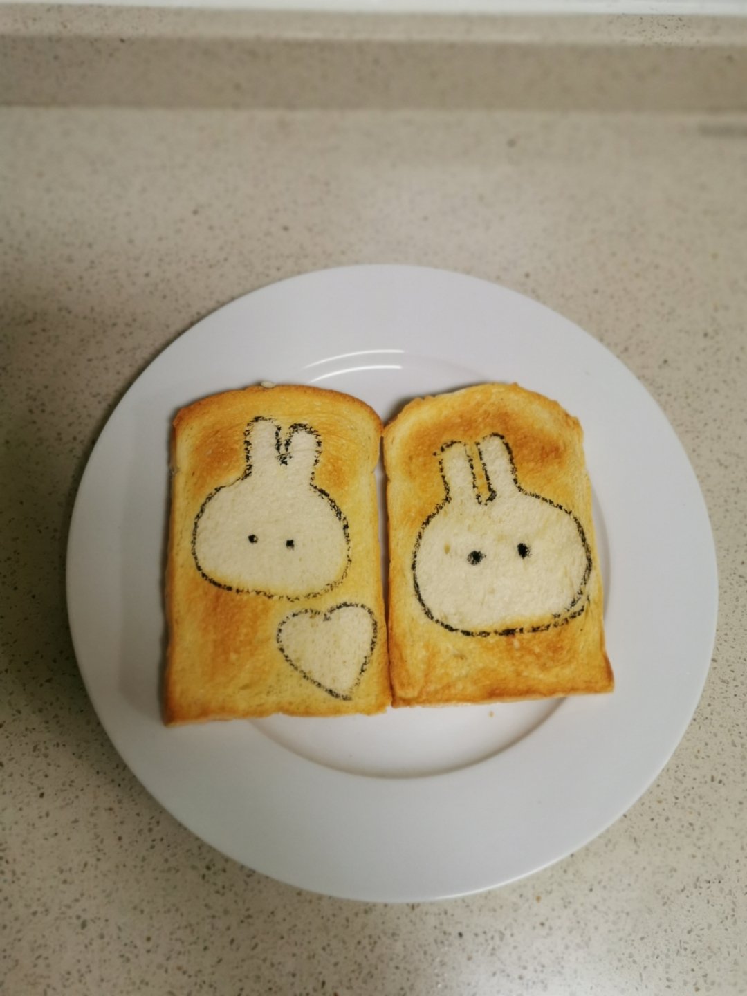卡通儿童餐-小熊面包片