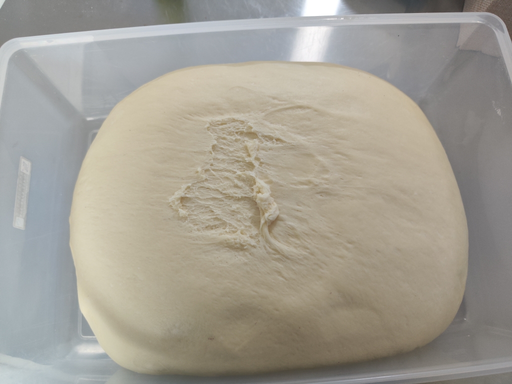 雪里蕻毛豆维也纳面包的做法 步骤8