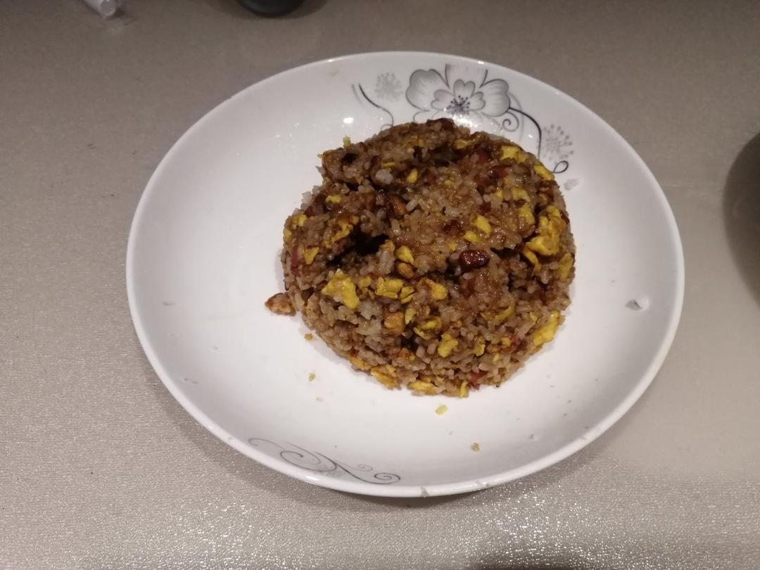厨师长教你：“酱油炒饭”的家常做法，里面满满的小技巧，很受用