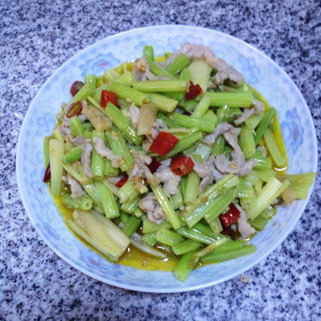 芹菜炒肉片