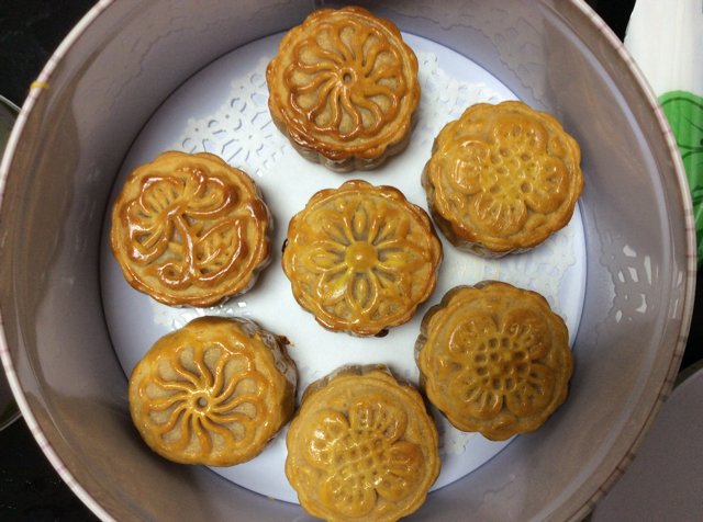 广式月饼——蛋黄莲蓉月饼