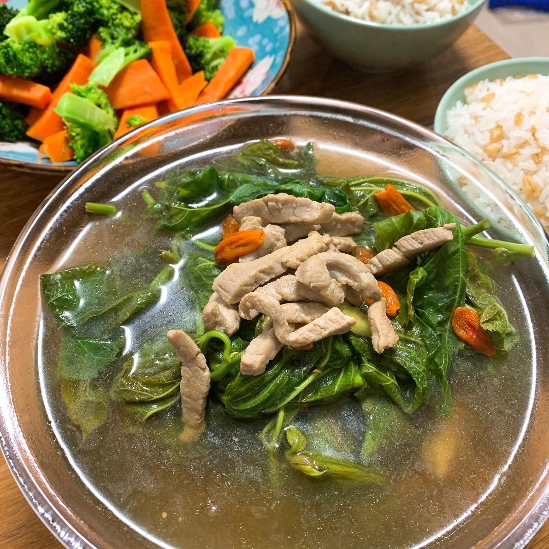 春天尝鲜：桑叶肉片汤