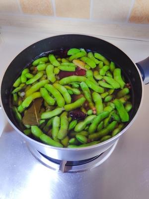 袁豆豆～煮毛豆（颜值高，味道好）的做法 步骤7