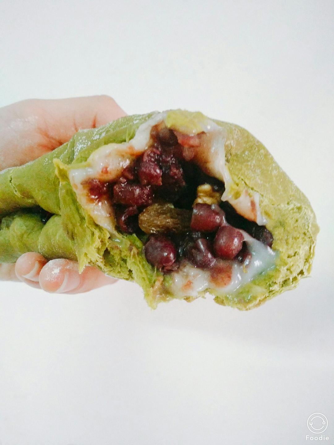 抹茶麻薯红豆软欧包