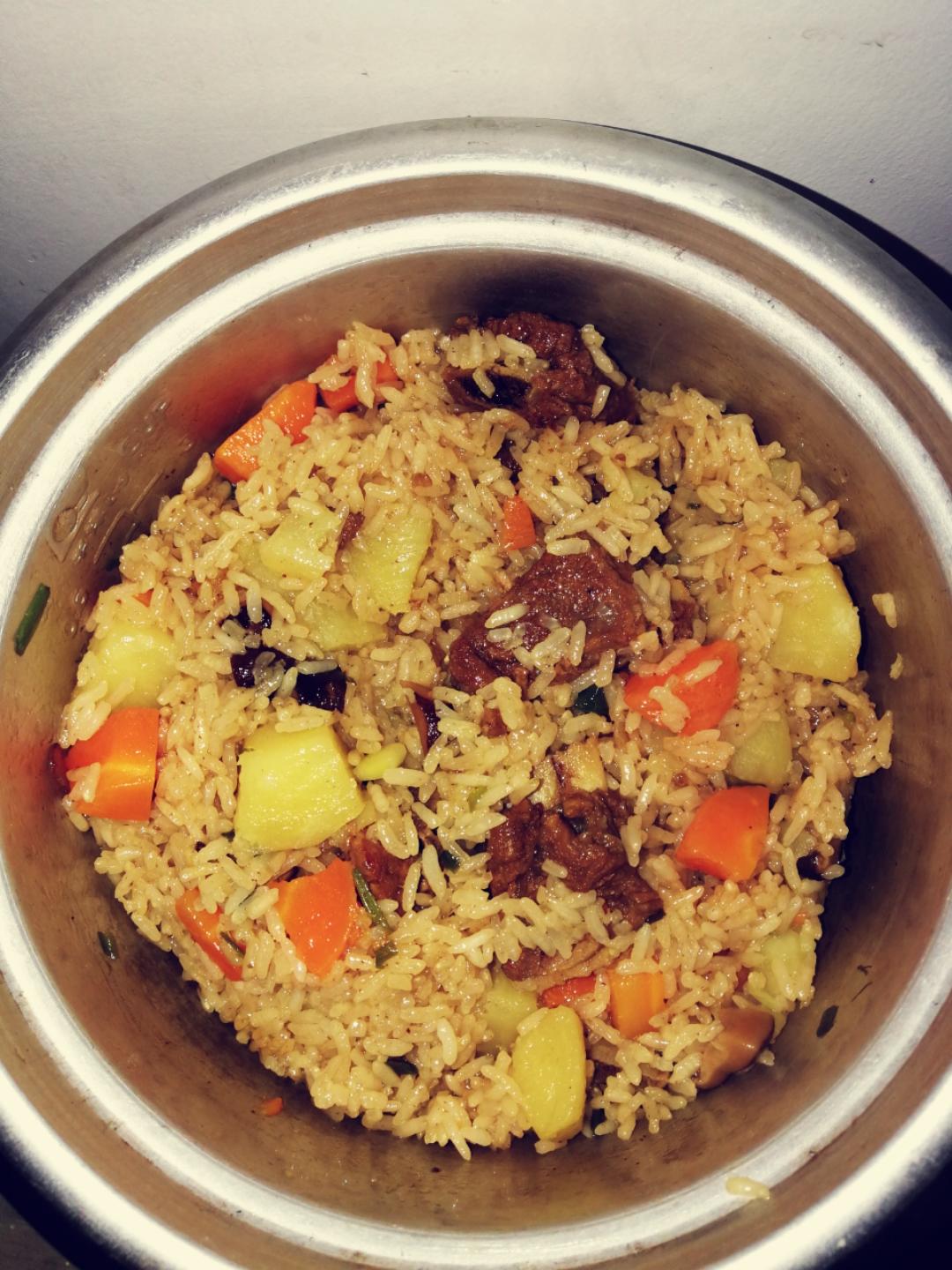 喷香排骨焖饭（爆好吃）