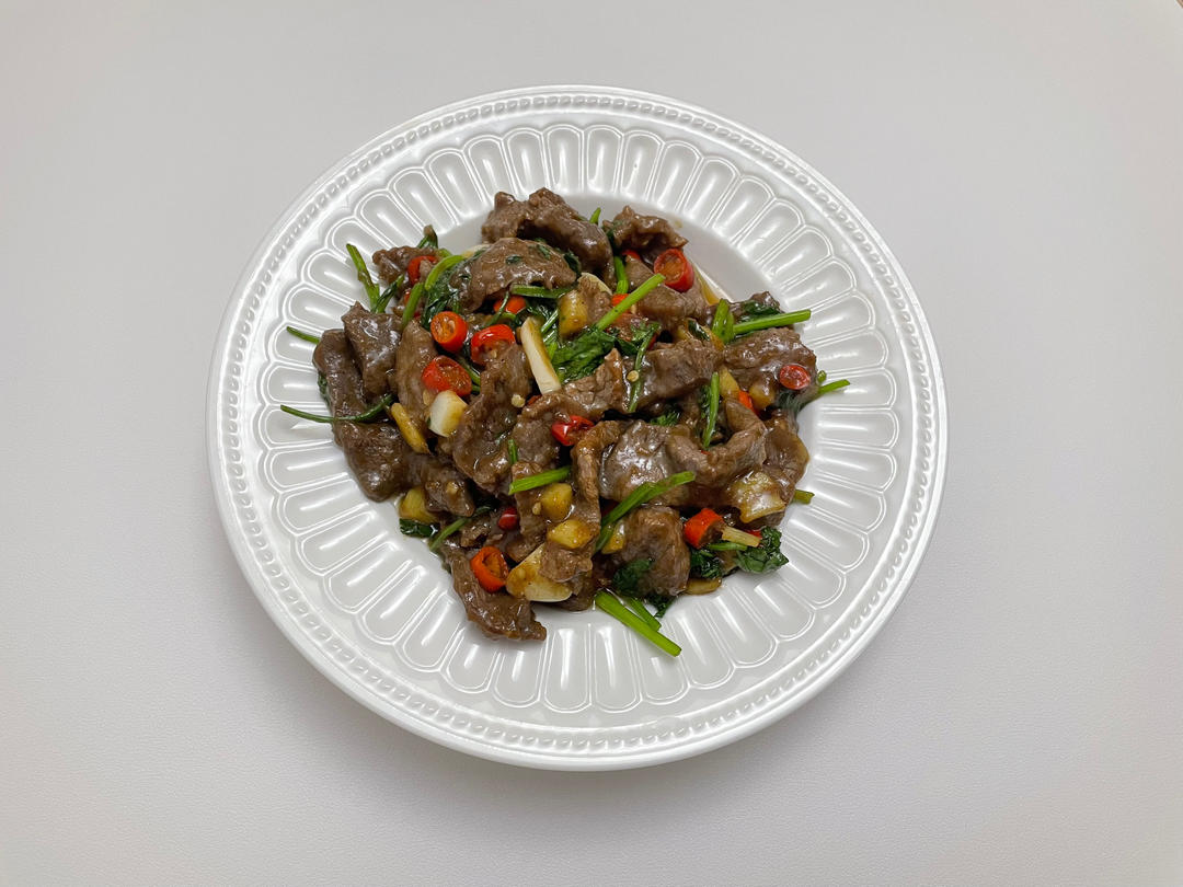 小炒黄牛肉，肉嫩味香！太好吃了简直是米饭杀手！