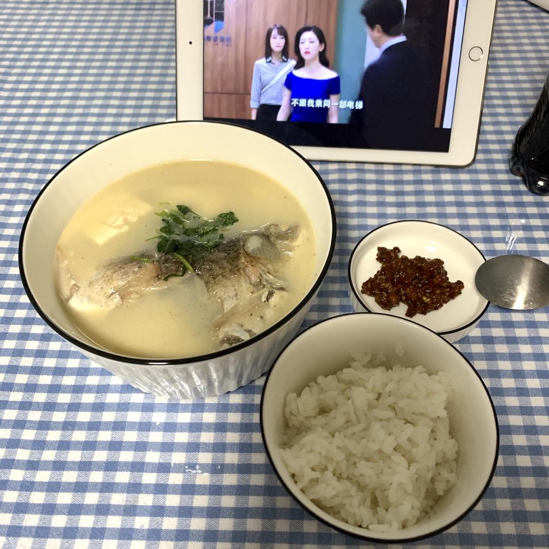 鲫鱼豆腐汤