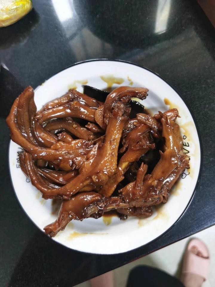 完爆小吃摊之卤鸭爪