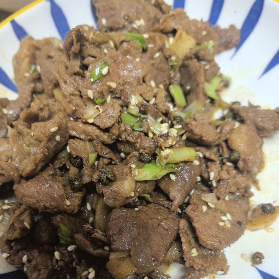 炒了20多年的葱爆羊肉