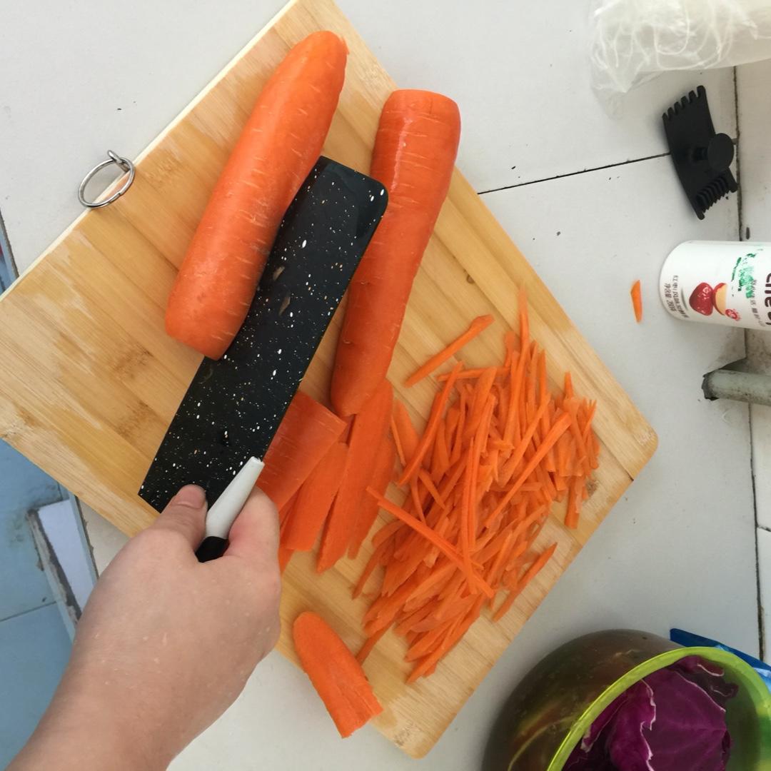 清炒胡萝卜丝