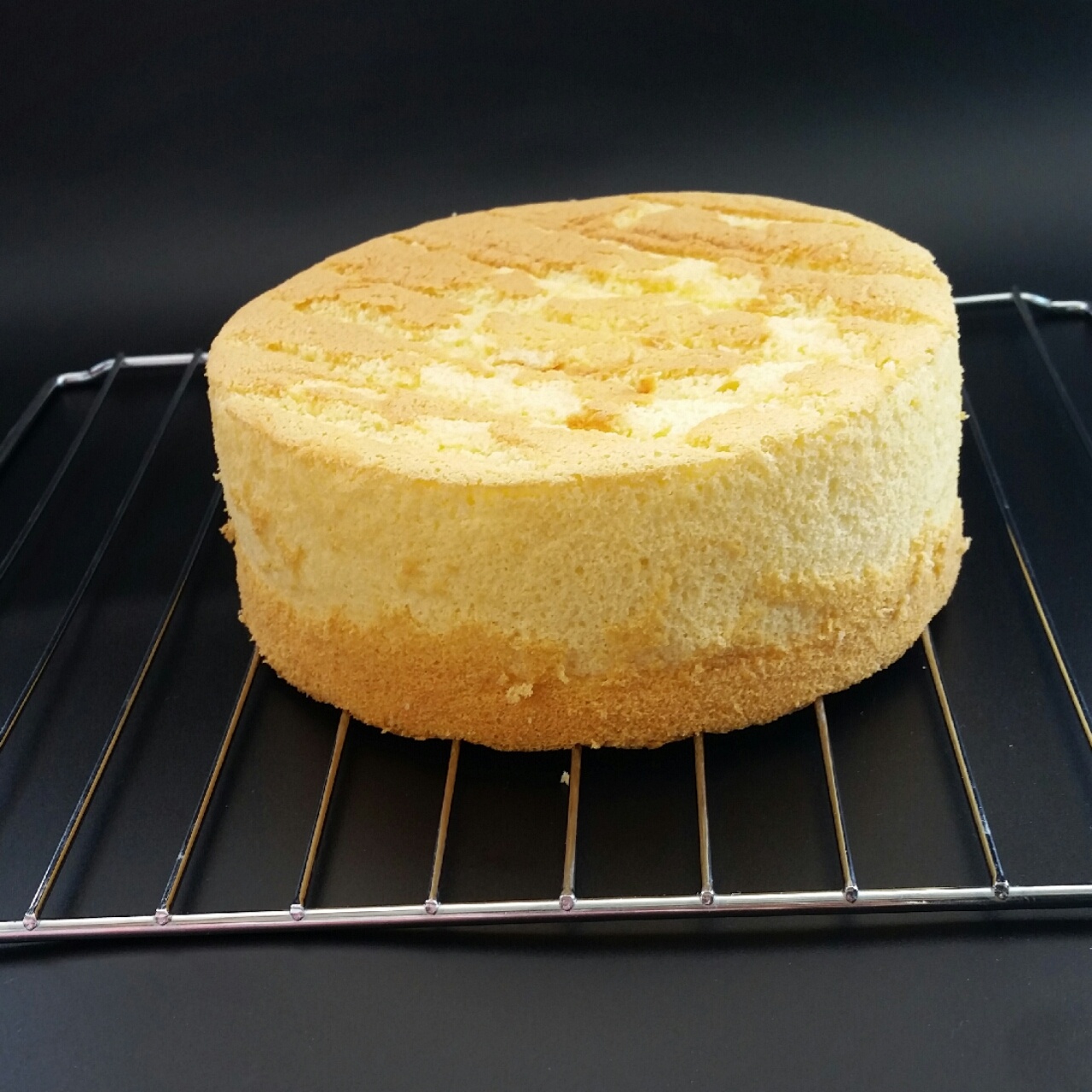 riviere做的《tinrry 》戚风蛋糕(6寸配方)(基础,超详细教程)