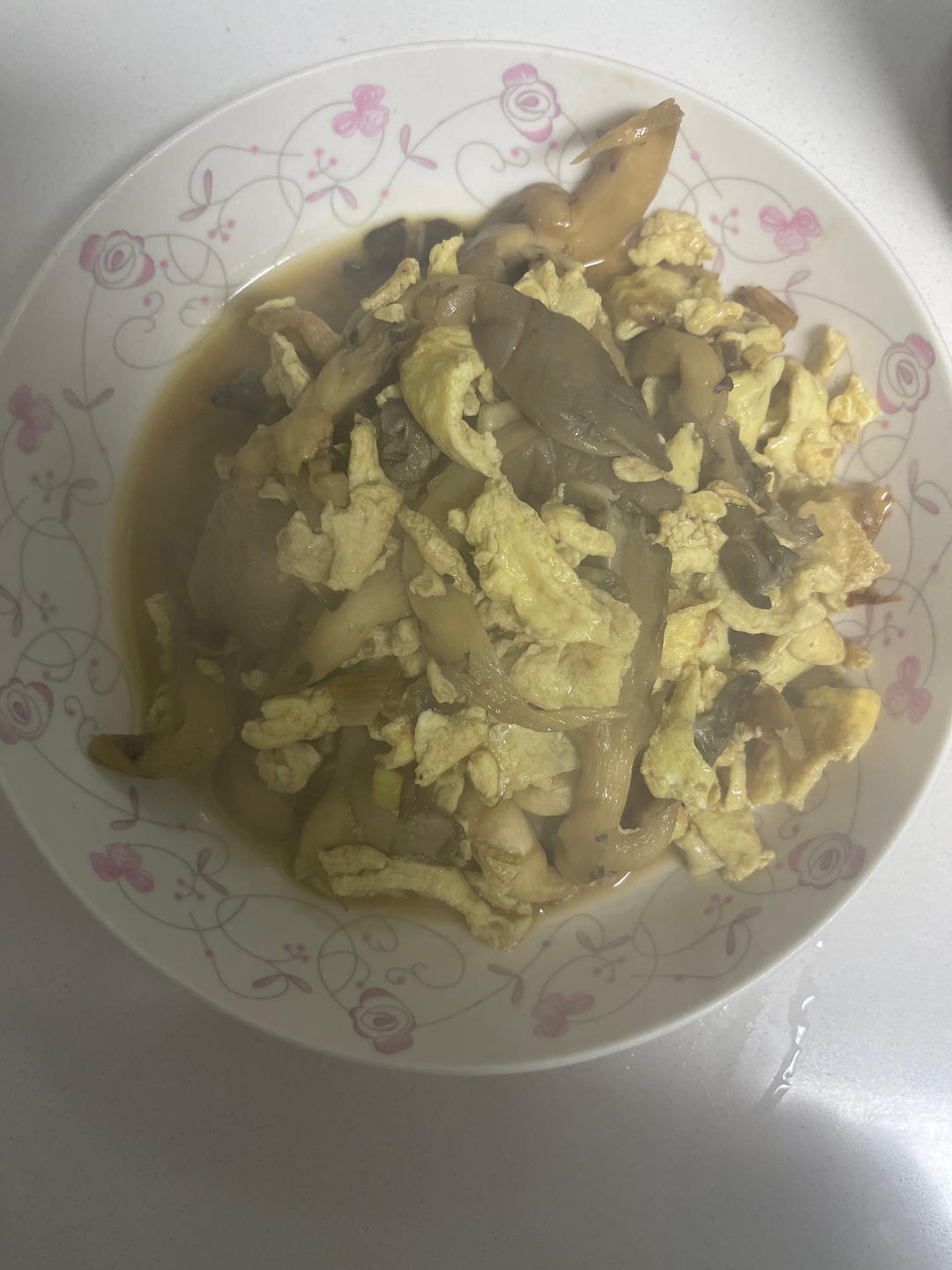蘑菇炒鸡蛋	平菇这样炒，鲜美无比巨好吃