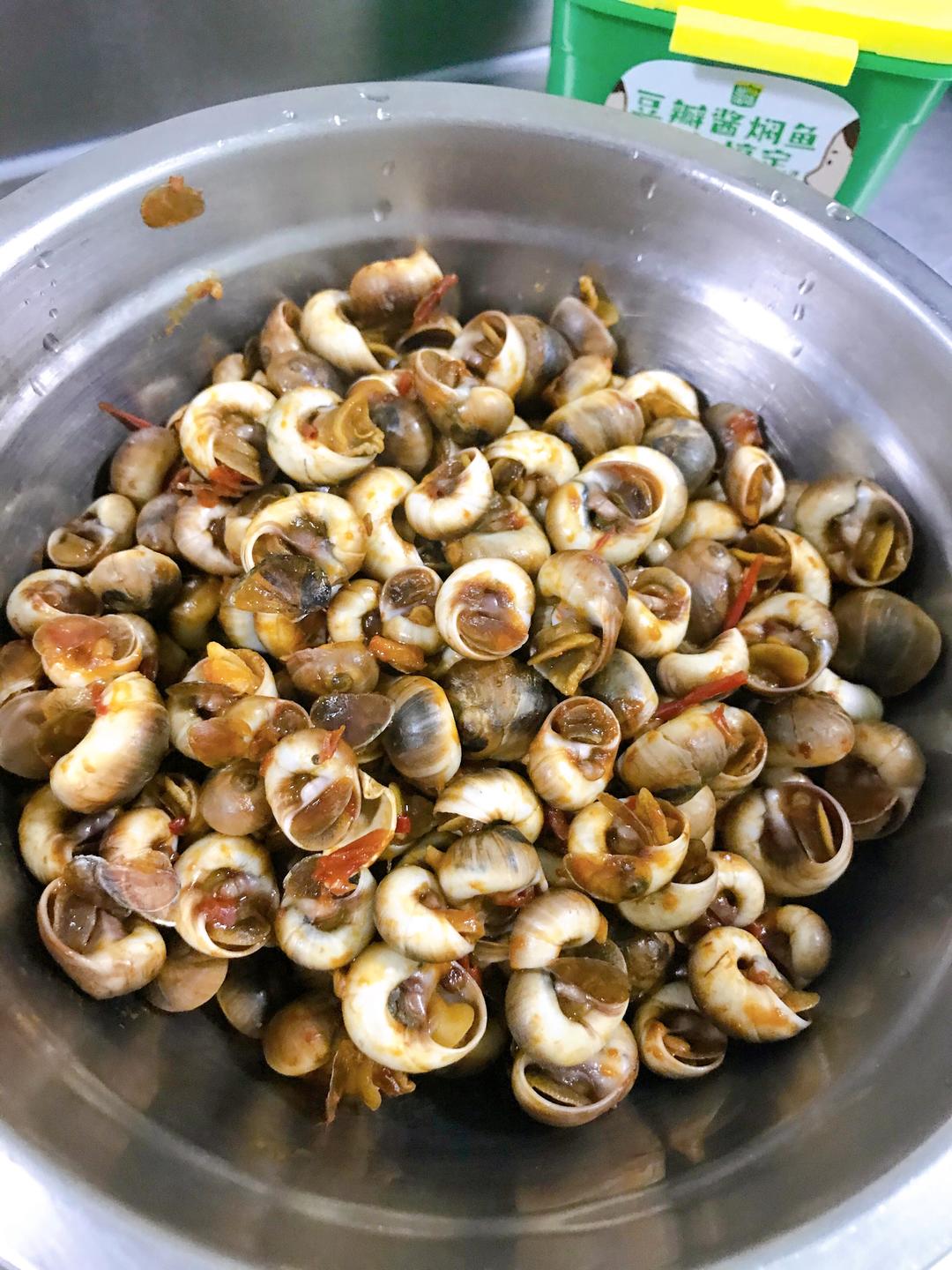 酱爆炒辣偏腚螺的做法 步骤4