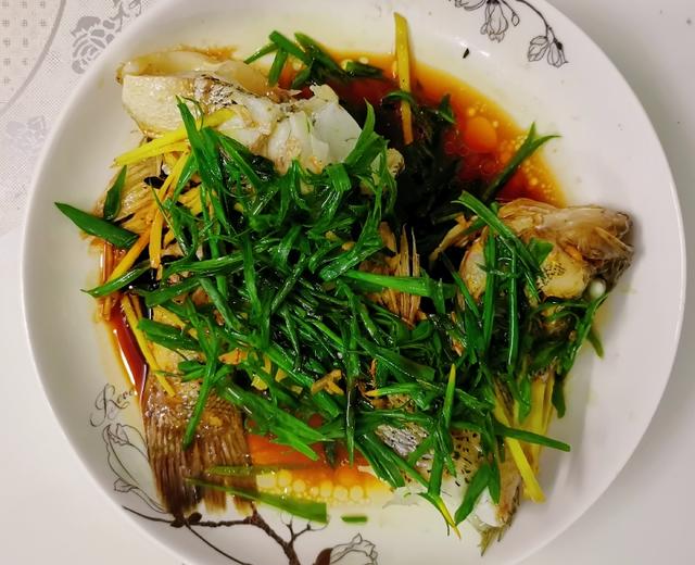 家常菜-豉香清蒸鲈鱼🐟的做法