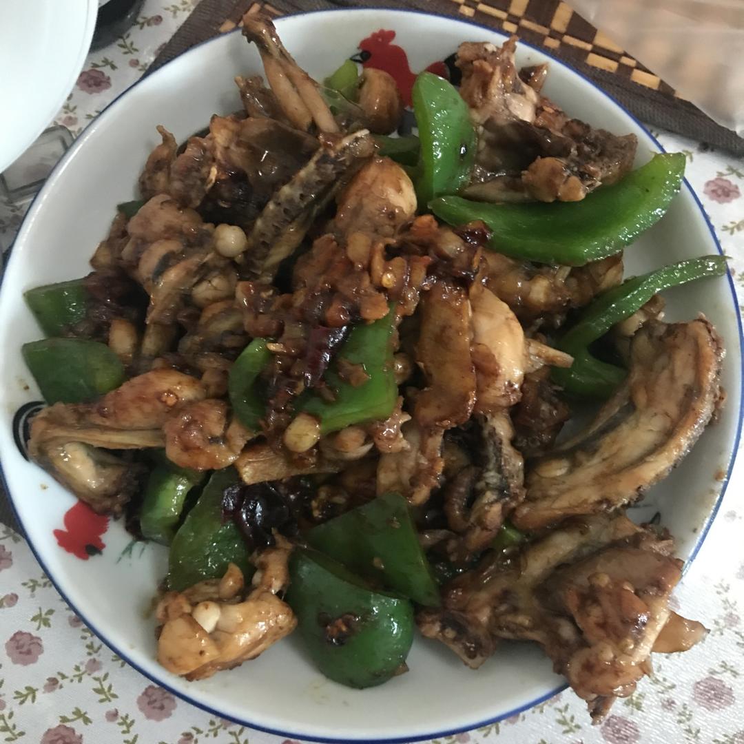 家常｜爆炒田鸡🐸