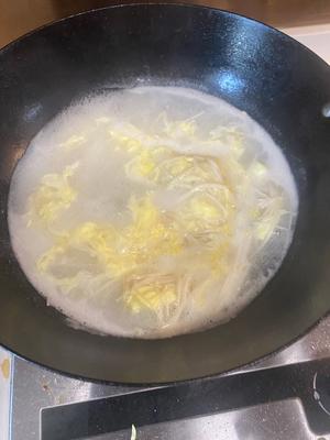 金针菇紫菜蛋花汤的做法 步骤4