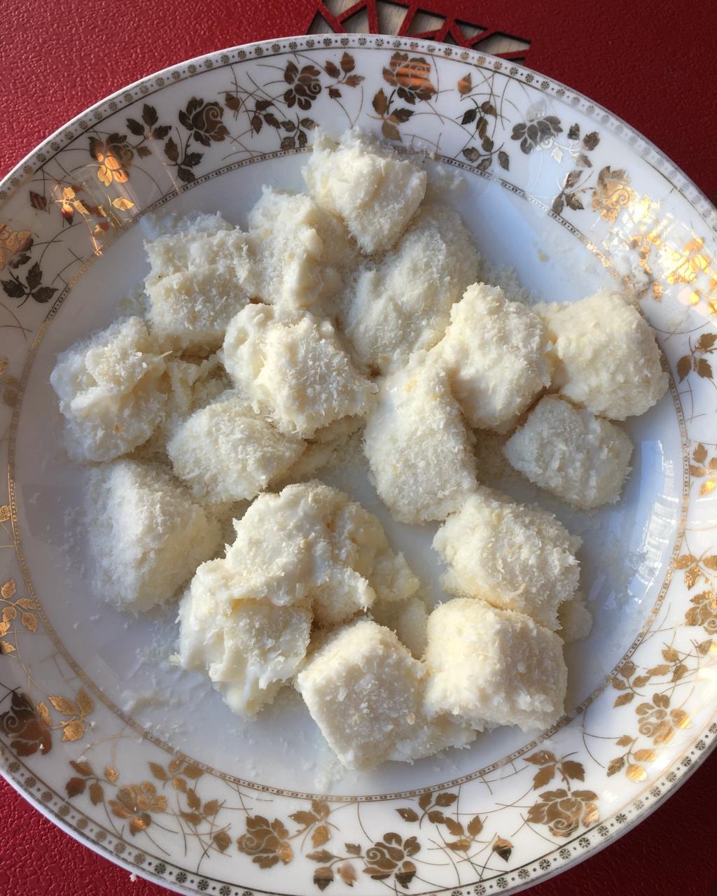 完胜85度C牛奶椰丝小方