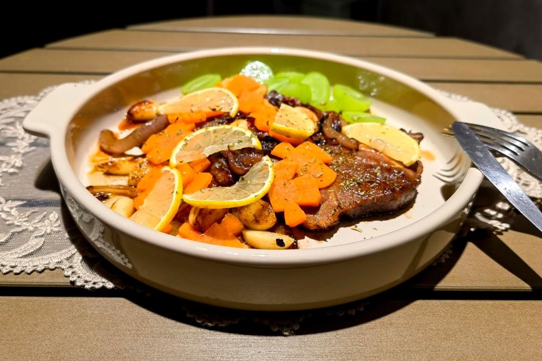 大餐在家轻松做～迷迭香煎法式羊排