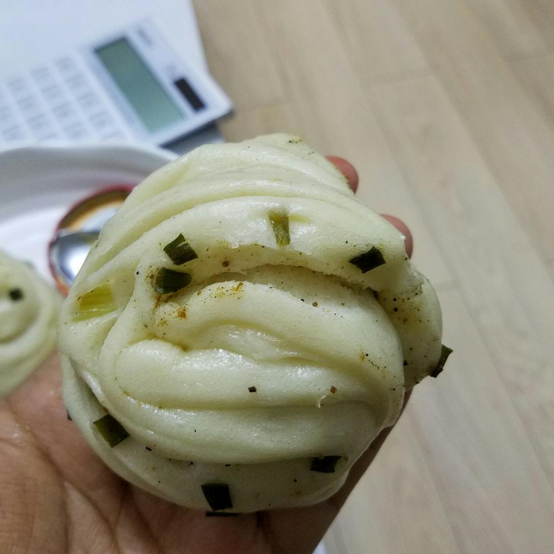 葱油花卷 Steamed Roll