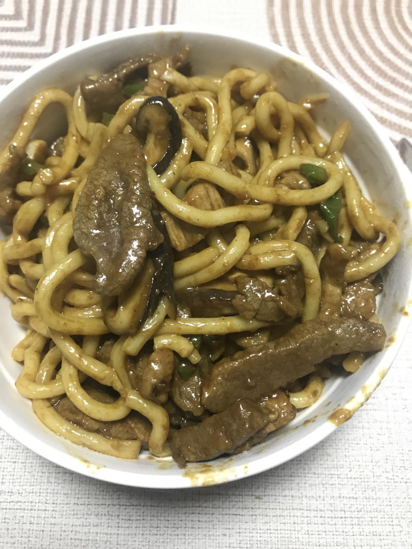 上桌秒光的黑椒牛肉乌冬面