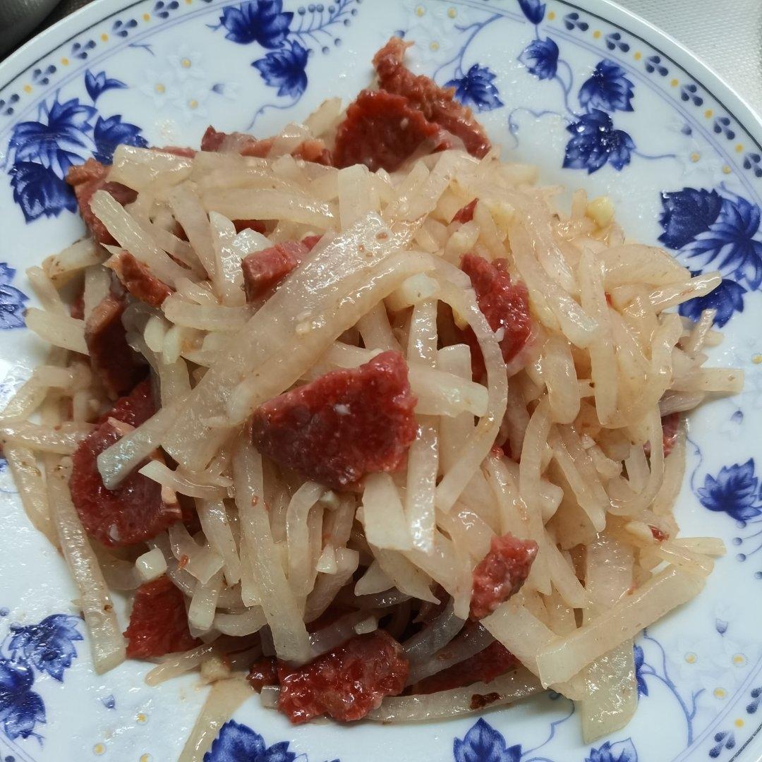 白萝卜丝炒肉