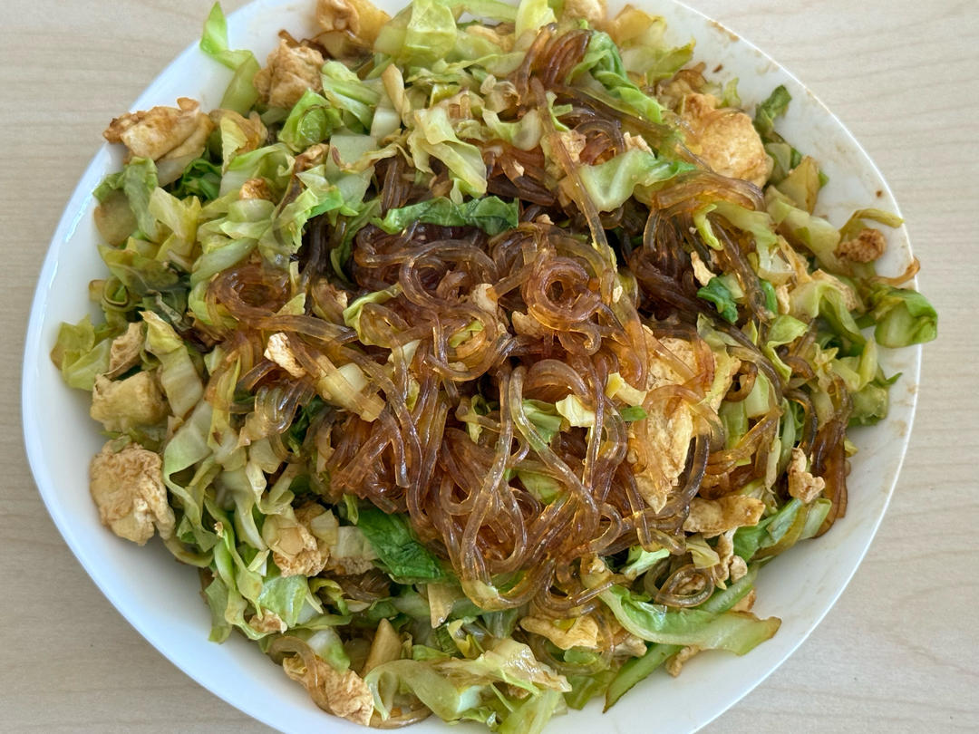 办公室鸡蛋粉条炒圆白菜