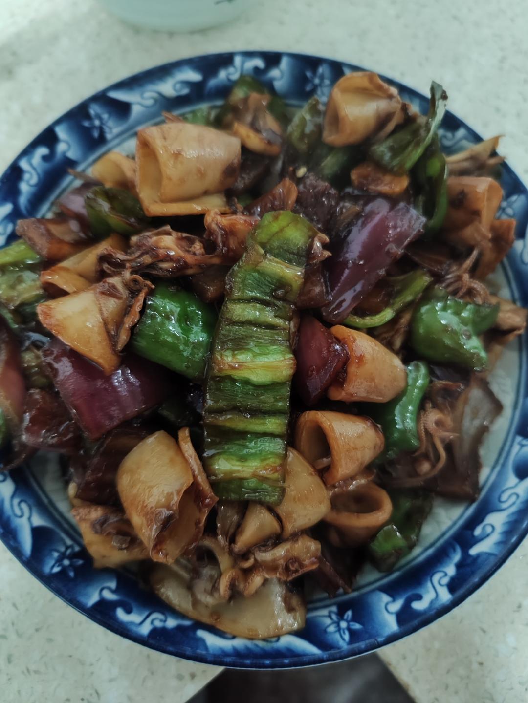 葱爆笔管鱼（海兔子）
