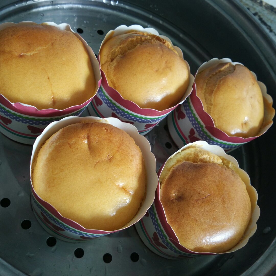 软绵绵戚风纸杯蛋糕