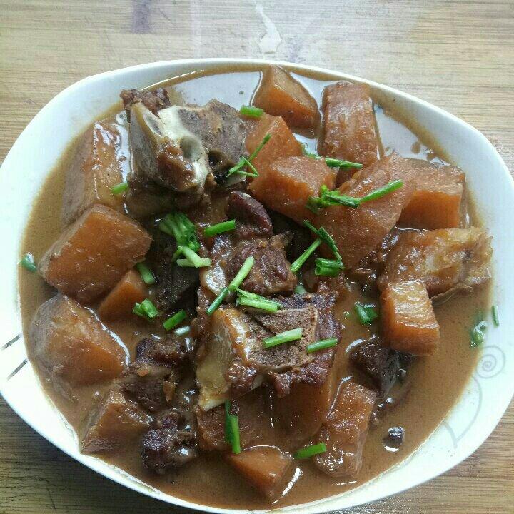 土豆烧排骨