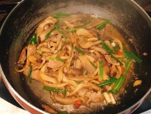 蘑菇炒肉片，五分钟快手菜，色香味俱全！的做法 步骤4