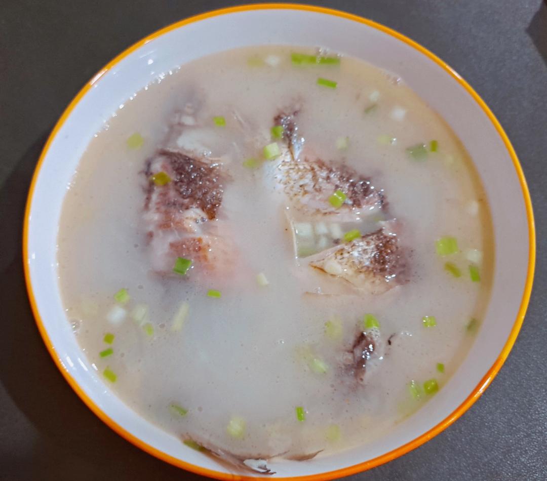 奶白鲫鱼汤最简单做法