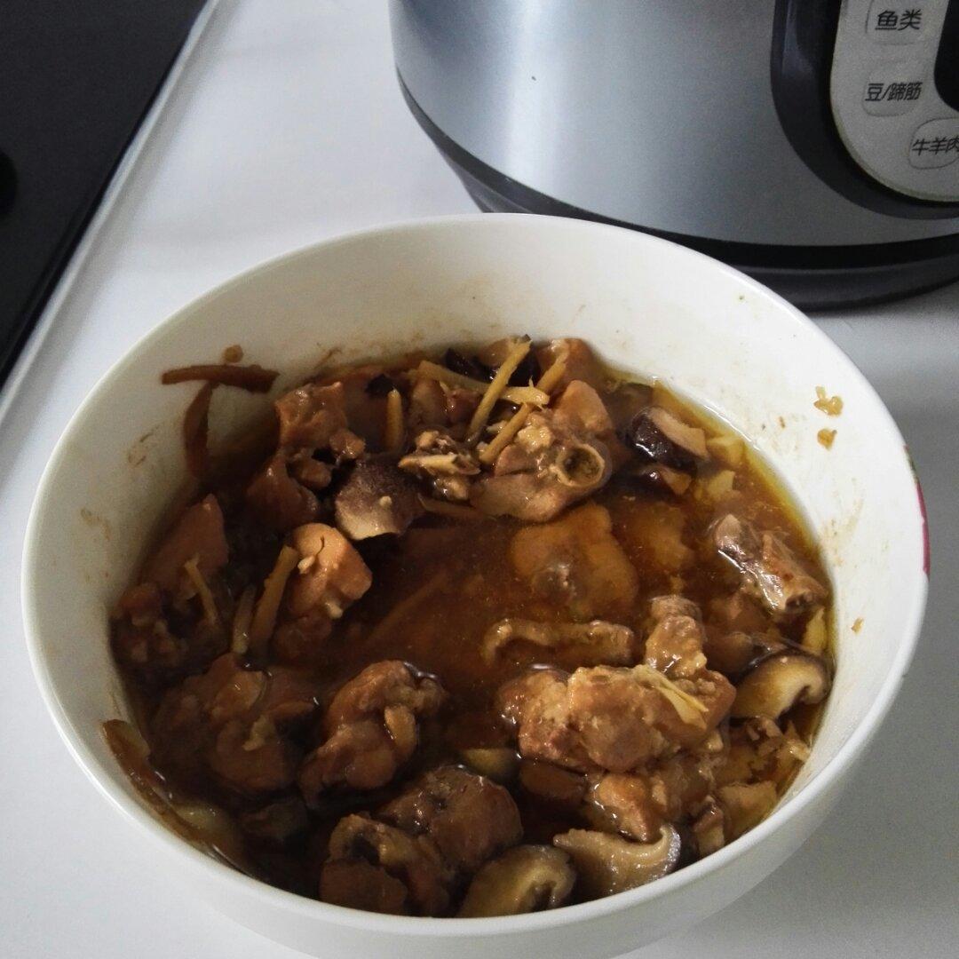 香菇麦仁蒸鸡块