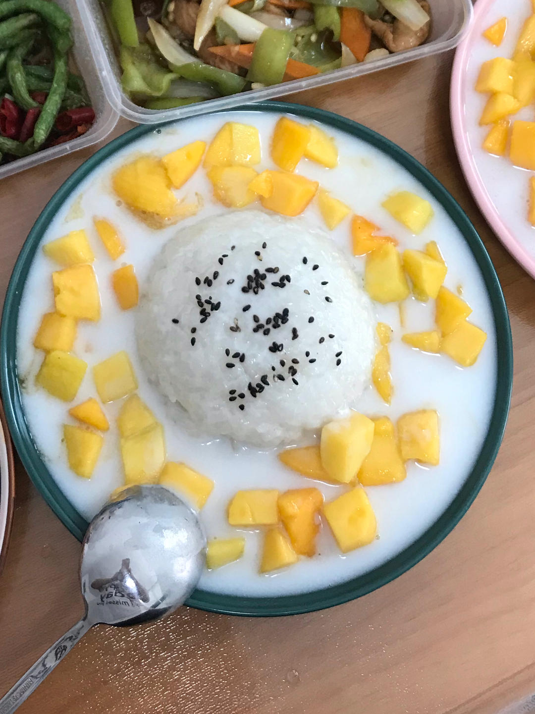 别出国啦，在家也能做芒果糯米饭🥭