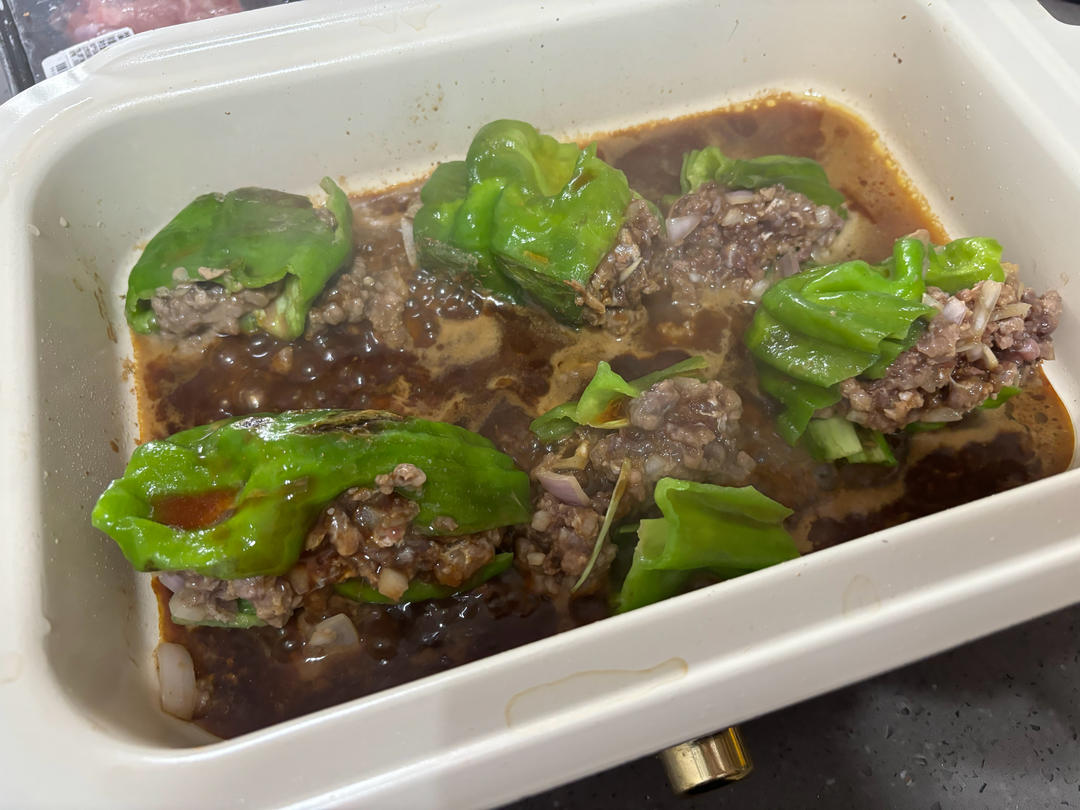 下饭菜“青椒酿肉”，香糯多汁鲜嫩下饭