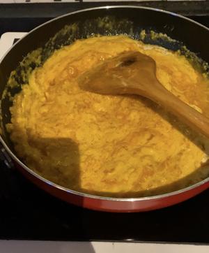 自制网红咸蛋黄酱的做法 步骤4