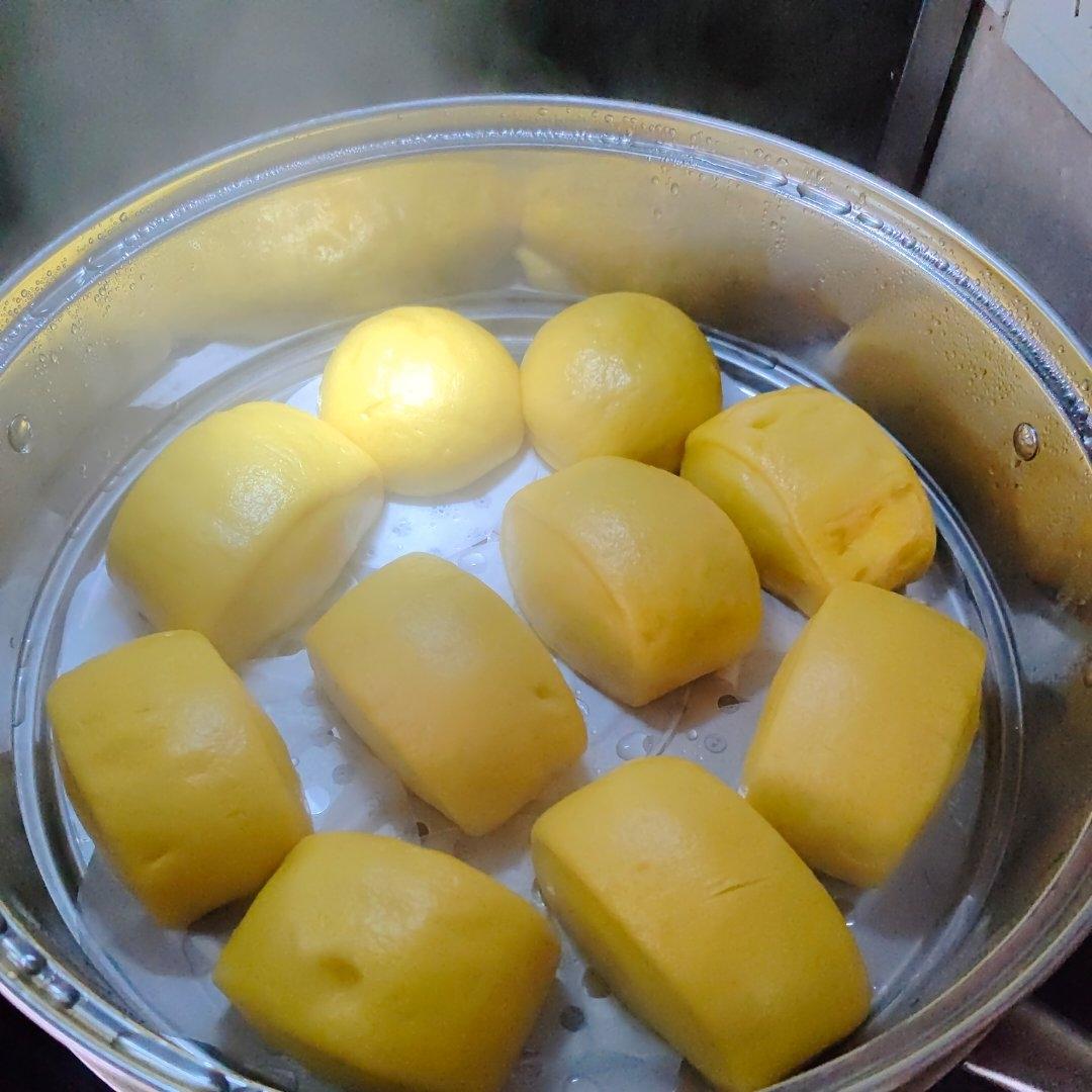 新手也可以--详解如何做出人见人爱、金黄的南瓜馒头