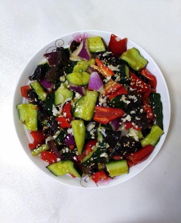 洋葱木耳拌黄瓜